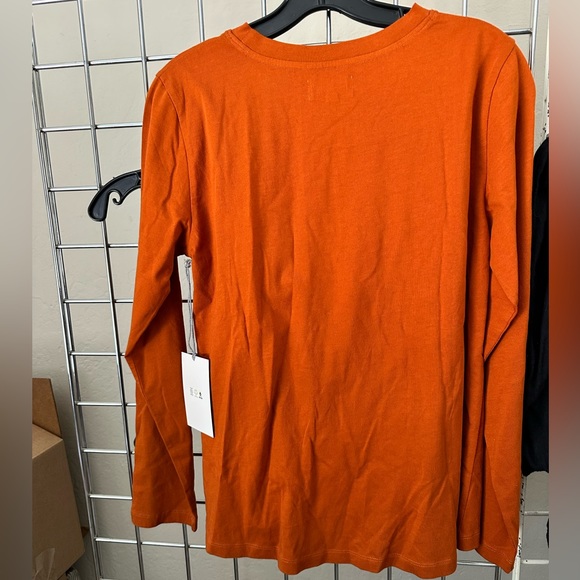 WVN for you small long sleeve onyx top - Picture 3 of 3